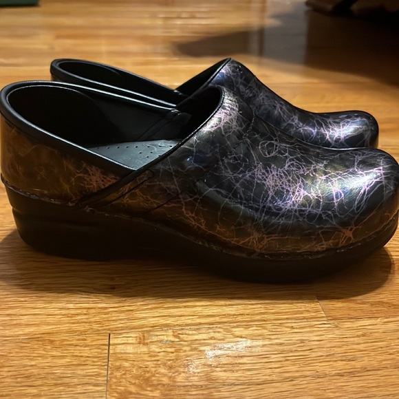 Dansko Size 37 (6.5-7) - Picture 4 of 5